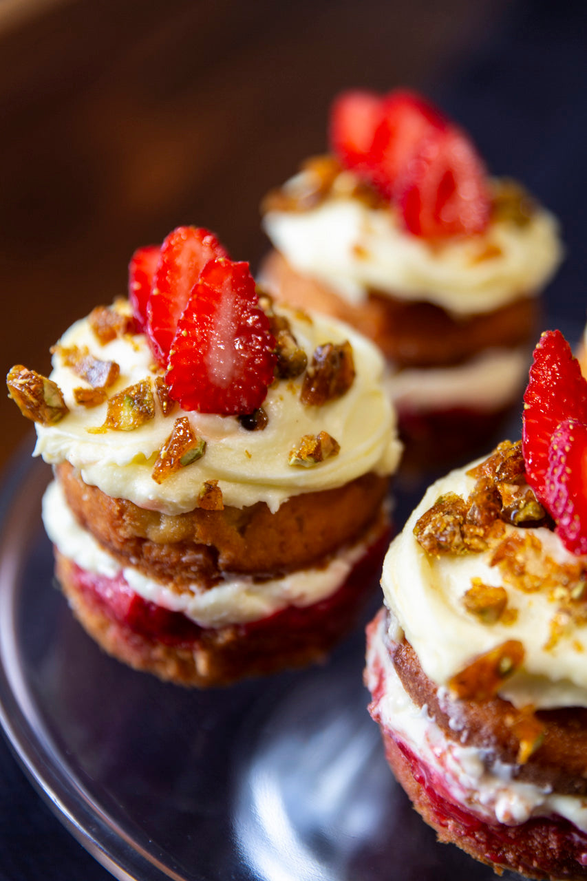 Strawberry mini cakes