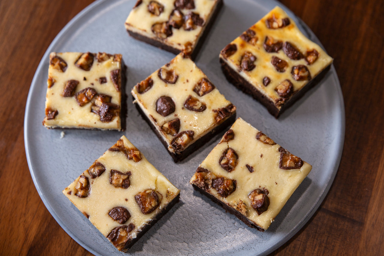 Snickers cheesecake brownies